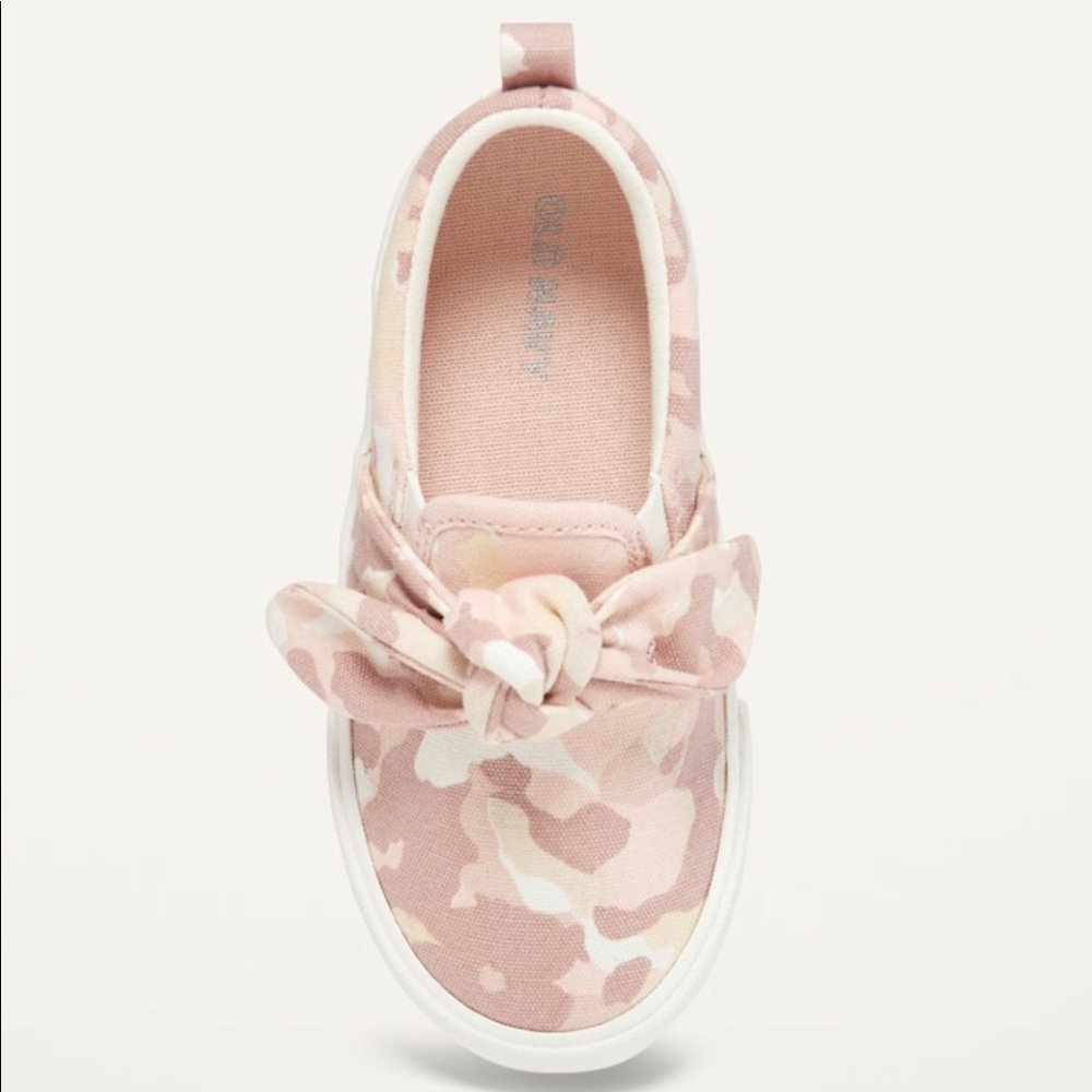 Camo-Print Bow-Tie Slip-ons for toddler